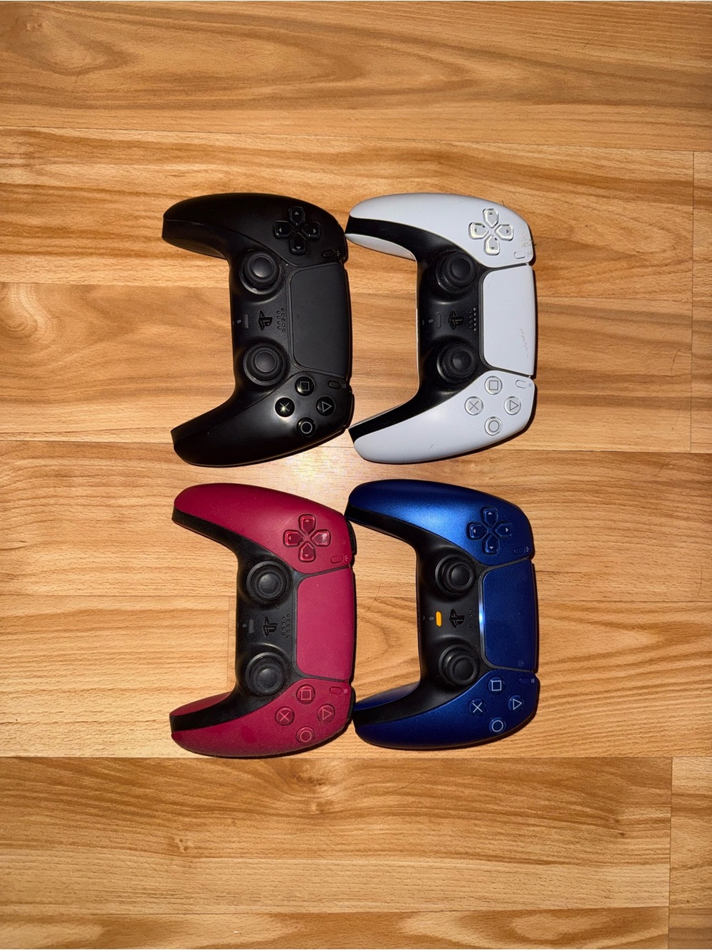 Sony DualSense Controllers in Red, Black, Blue, White - Picture 2 of 2